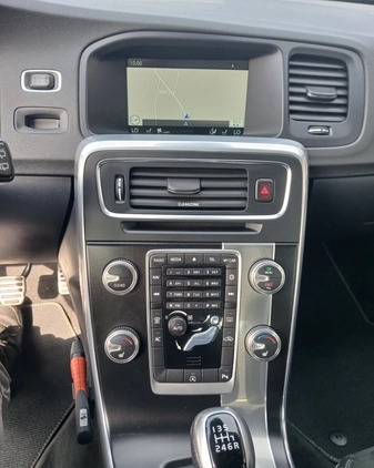Volvo V60 cena 51900 przebieg: 213000, rok produkcji 2016 z Słupca małe 326